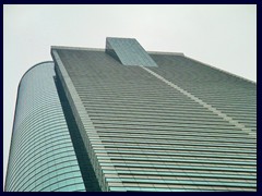 Shun Hing Square/Di Wang Bldg. Heading towards  Meridian observation deck, Shun Hing Square on 69th floor.